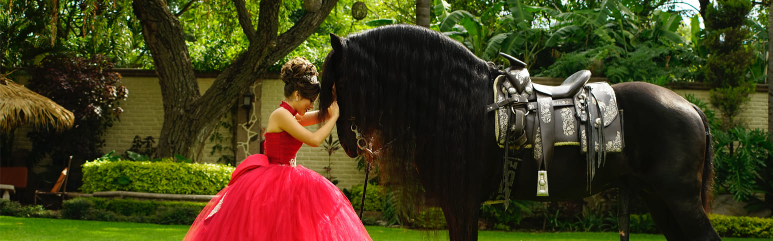 quinceañera de rojo